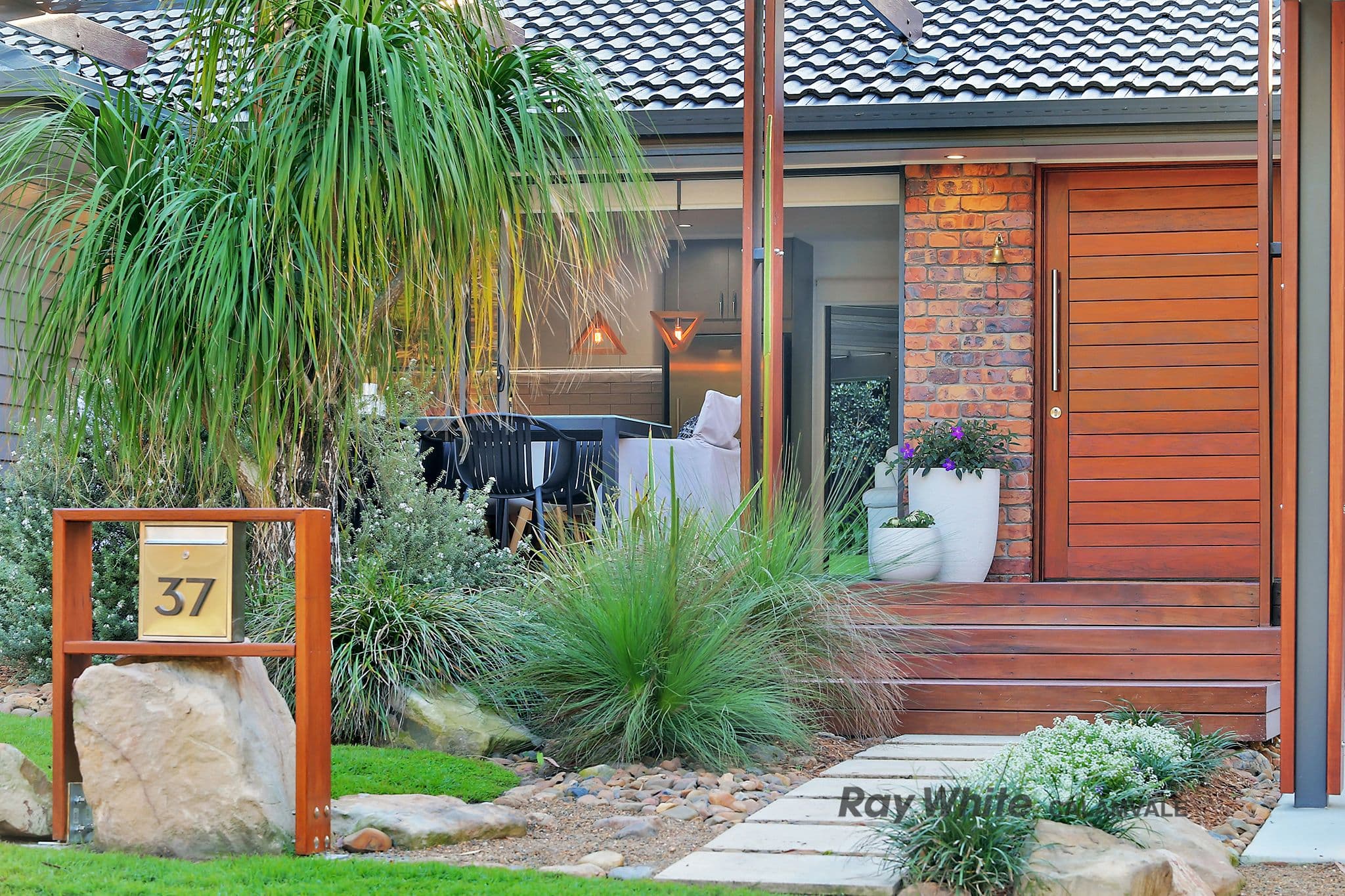 37 Cressbrook Street, Forest Lake QLD 4078, Forest Lake - Thumbnail 2
