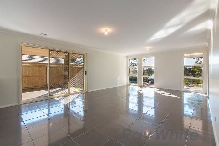 37 Adeline Crescent, Fletcher - Thumbnail 5