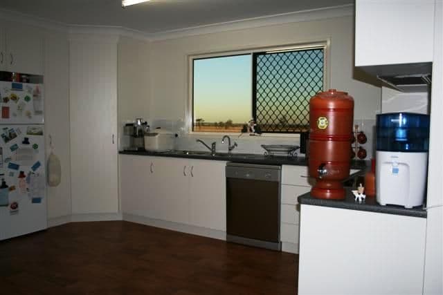 7 Dargal Road, ROMA QLD 4455, Roma - Thumbnail 2