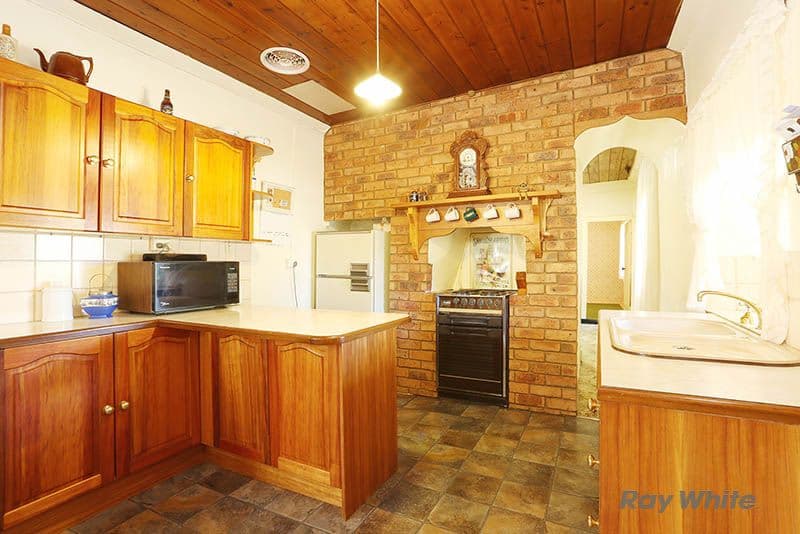 10 Bridge Street East, Burra SA 5417, Burra - Thumbnail 2