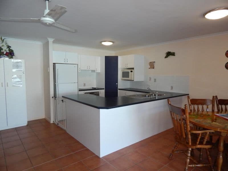 15 Andrew Avenue, LITTLE MOUNTAIN QLD 4551, Little Mountain - Thumbnail 2