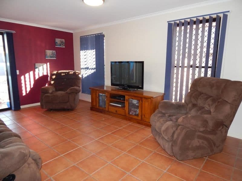 15 Andrew Avenue, LITTLE MOUNTAIN QLD 4551, Little Mountain - Thumbnail 4