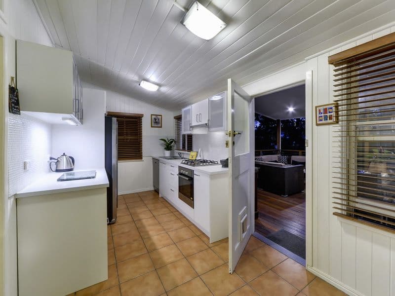 10 Ella Street, RED HILL QLD 4059, Red Hill - Thumbnail 7