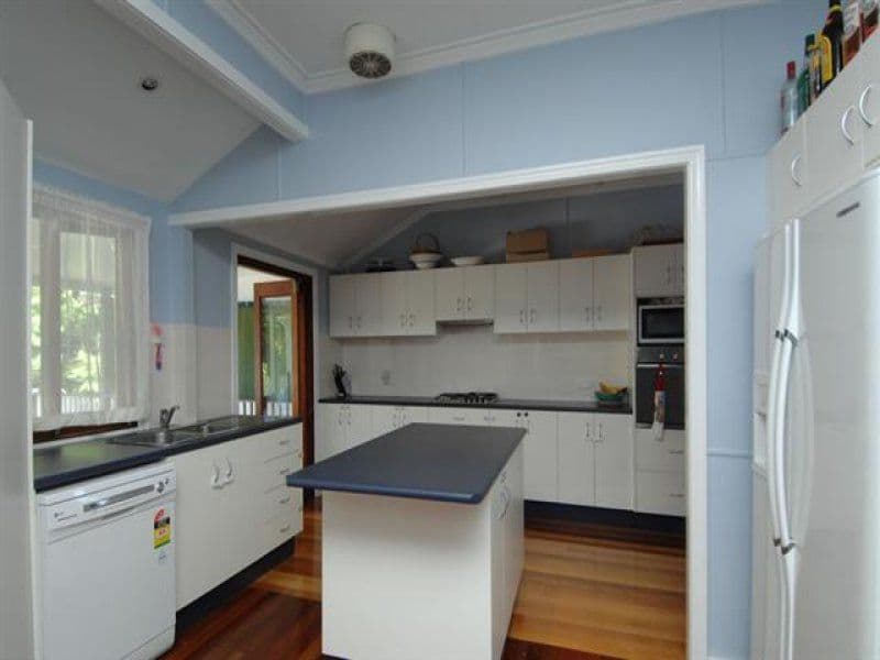 13 Gibson Crescent, HOLLAND PARK QLD 4121, Holland Park - Thumbnail 4