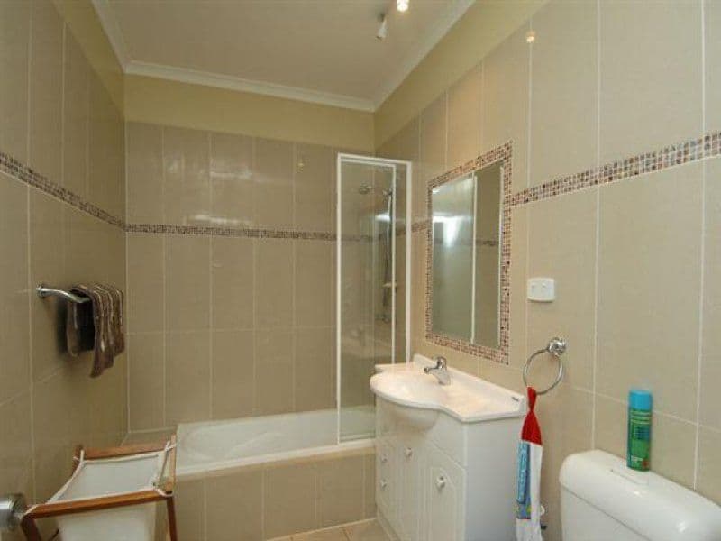 13 Gibson Crescent, HOLLAND PARK QLD 4121, Holland Park - Thumbnail 5