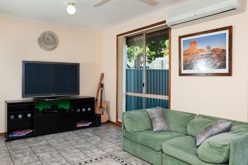 40 Charlton Crescent, GORDON ACT 2906, Gordon - Thumbnail 2
