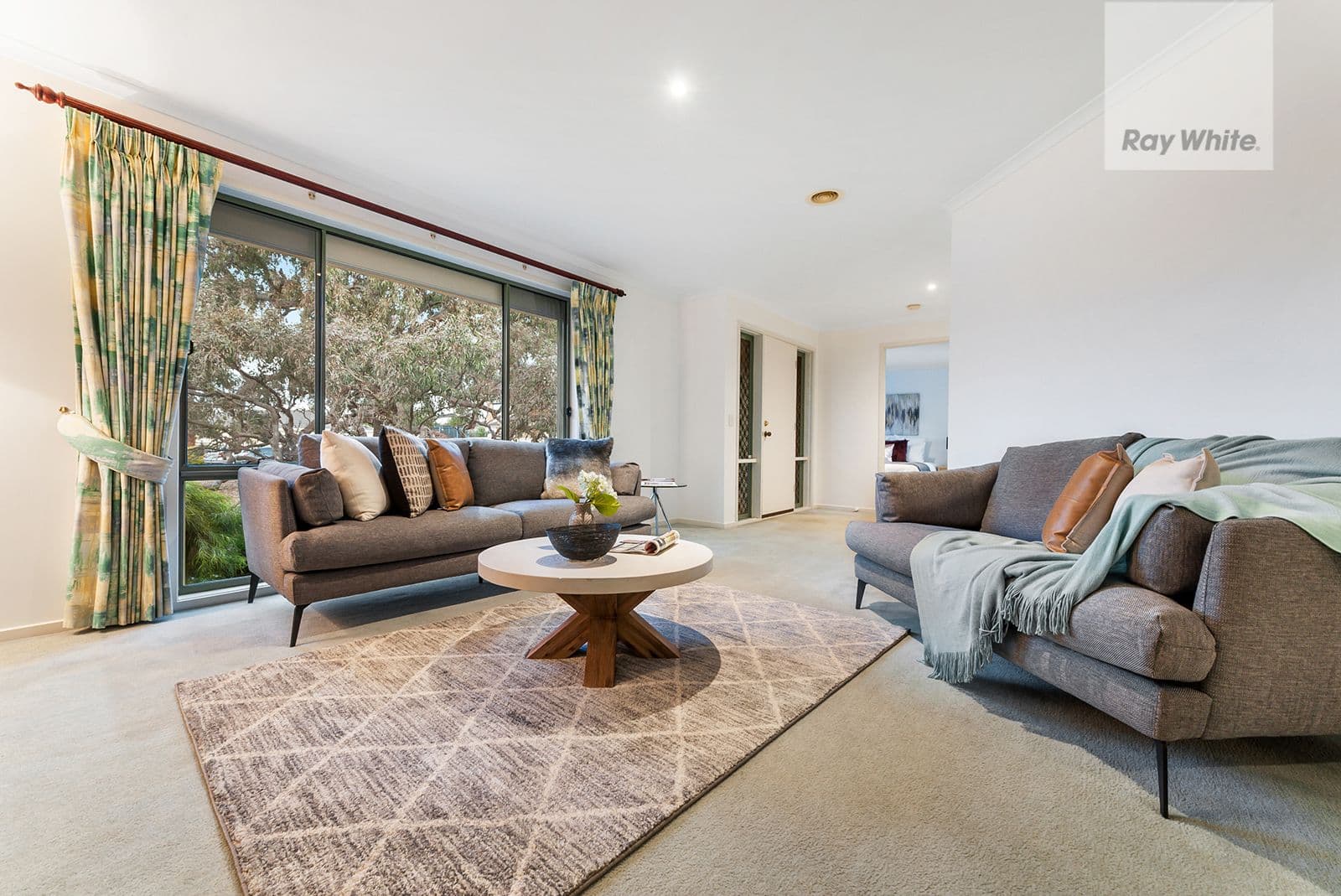 6 Gardenia Close, Craigieburn VIC 3064, Craigieburn - Thumbnail 3