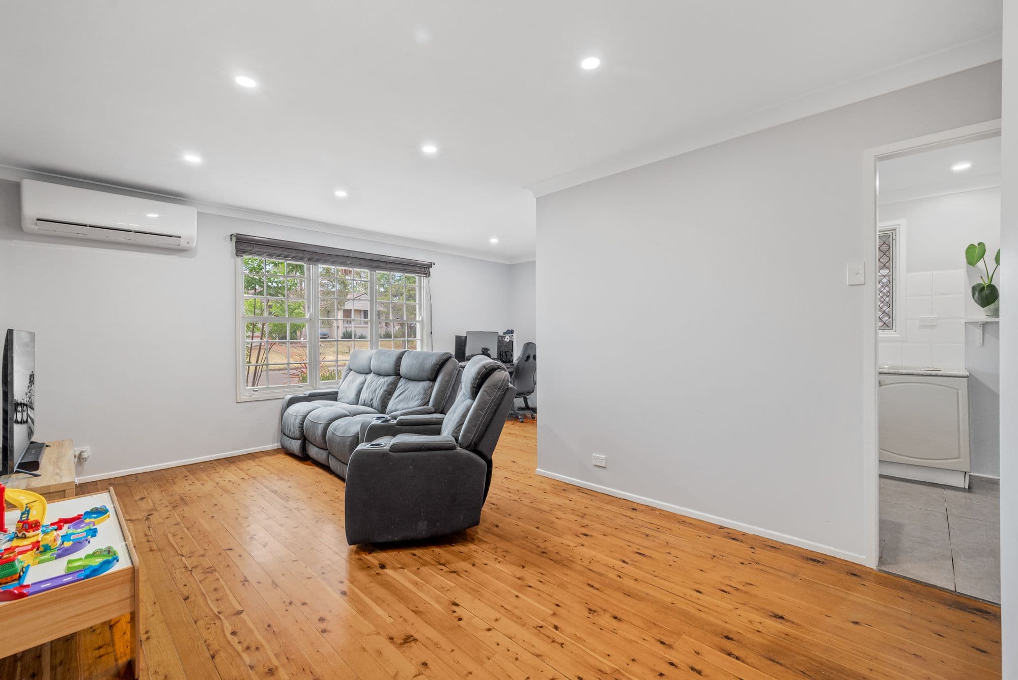 4 Christine Street, South Penrith NSW 2750, South Penrith - Thumbnail 4