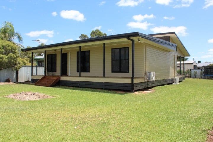 1 Elmer Street, Roma QLD 4455, Roma - Image 1