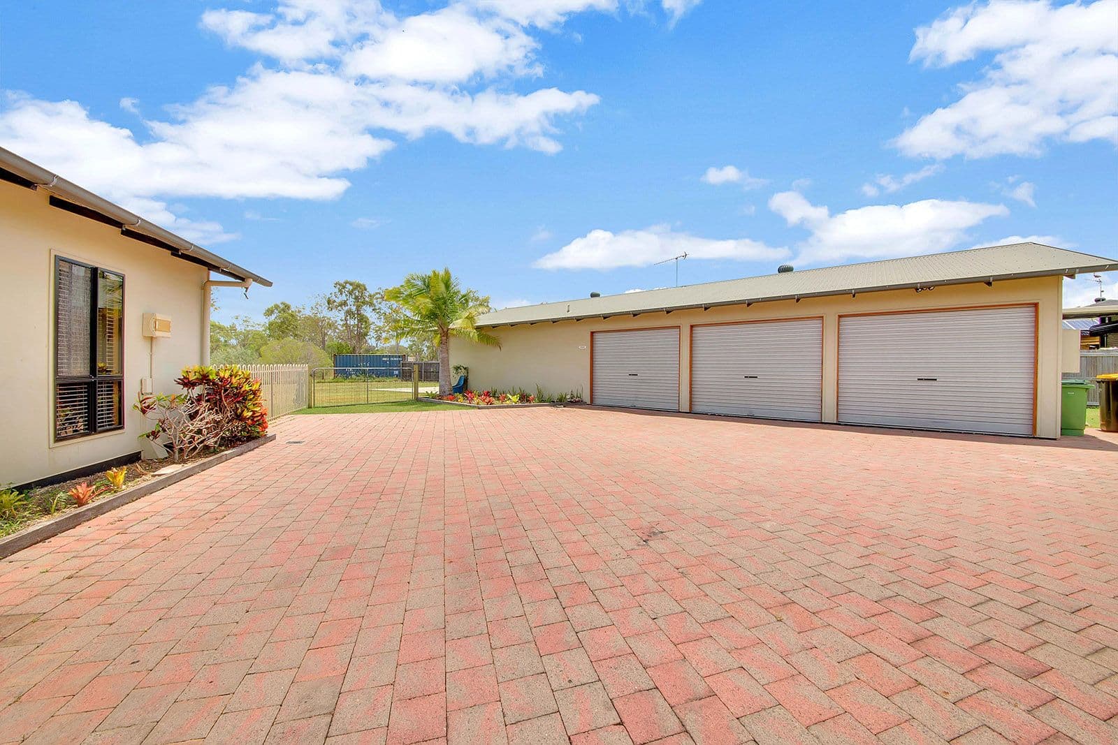 9 Parksville Drive, New Auckland QLD 4680, New Auckland - Thumbnail 3