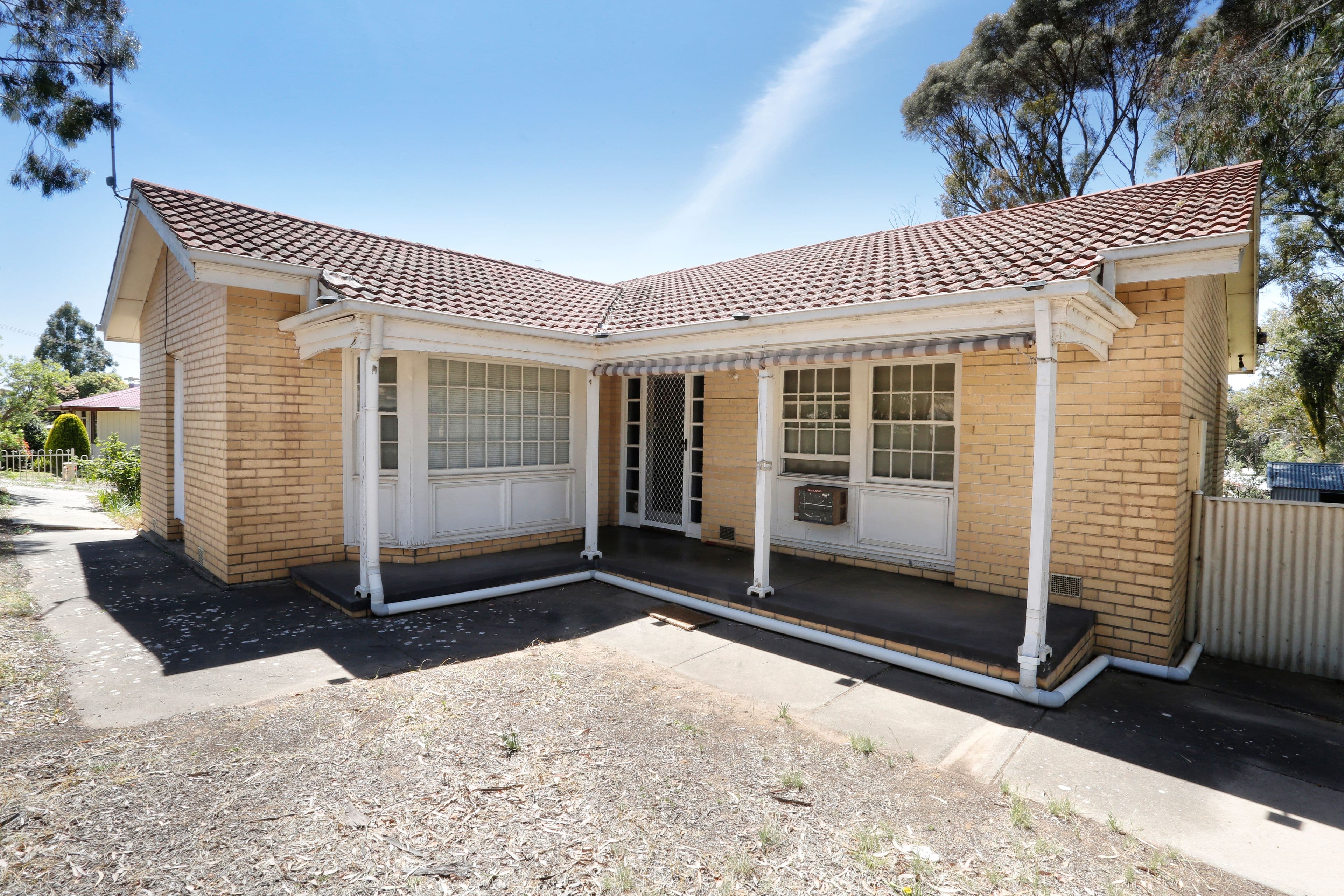 2 Pollock Crescent, Clare SA 5453, Clare - Image 1