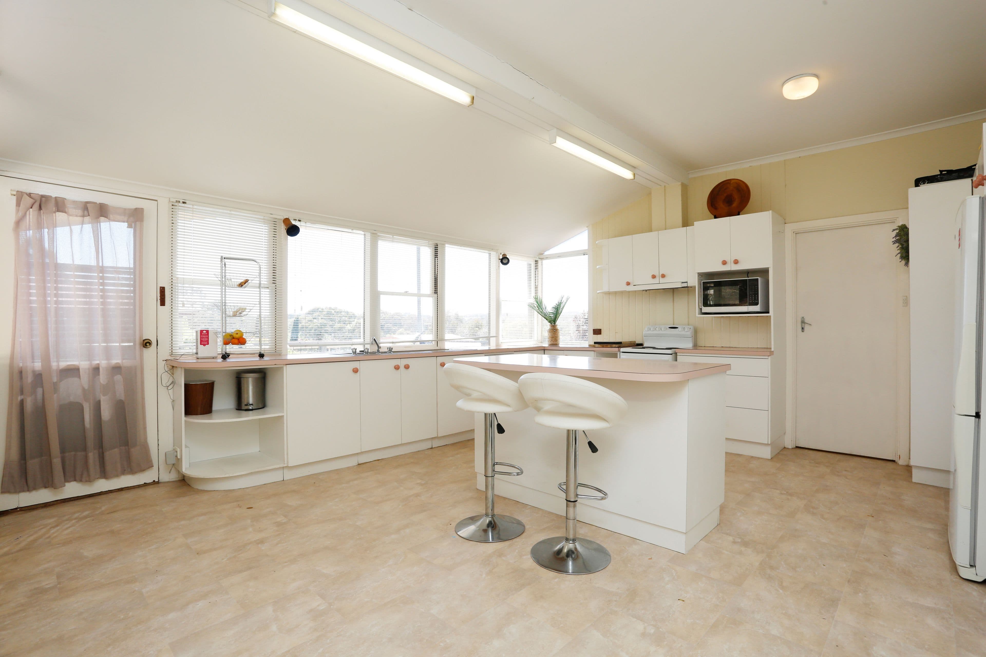 2 Pollock Crescent, Clare SA 5453, Clare - Thumbnail 2