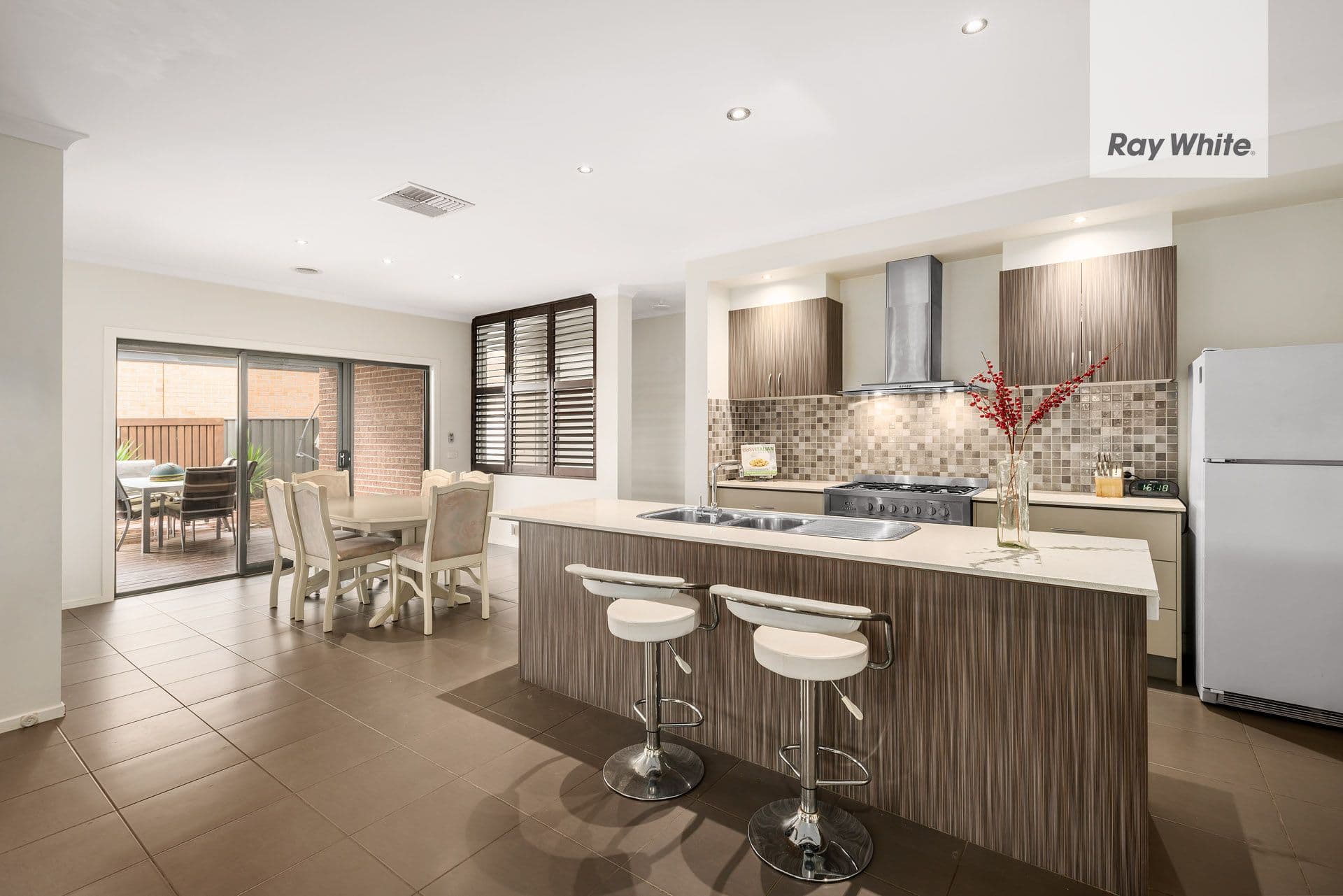 18 Elmore Way, Mernda VIC 3754, Mernda - Thumbnail 3