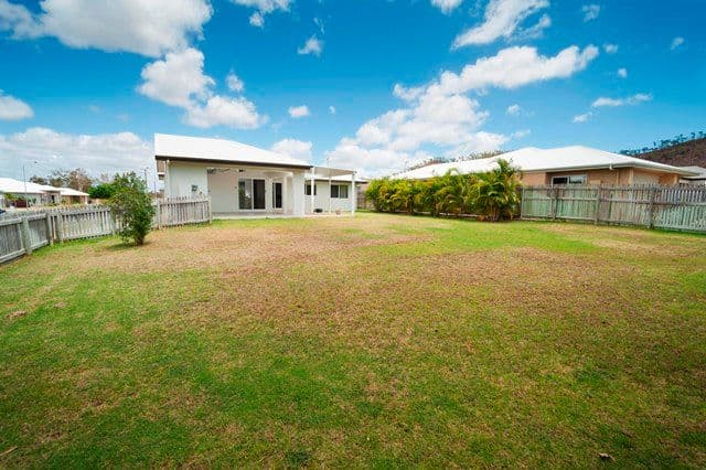 4 Woodrow Circuit, MOUNT LOUISA QLD 4814, Mount Louisa - Thumbnail 3