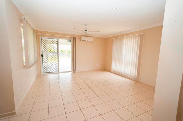4 Woodrow Circuit, MOUNT LOUISA QLD 4814, Mount Louisa - Thumbnail 4