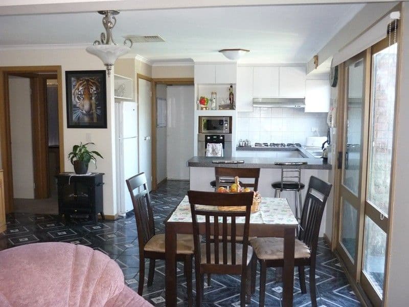 16 BROMAGE Close, HOPPERS CROSSING VIC 3029, Hoppers Crossing - Thumbnail 4
