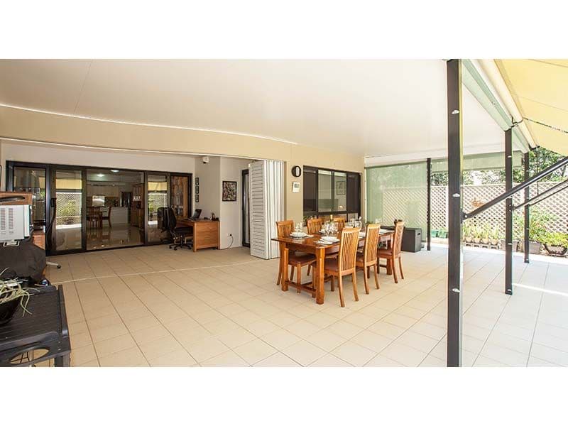 8 Parnoo Street, CHEVRON ISLAND QLD 4217, Chevron Island - Thumbnail 3