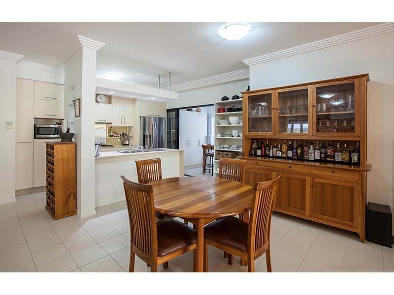 8 Parnoo Street, CHEVRON ISLAND QLD 4217, Chevron Island - Thumbnail 6