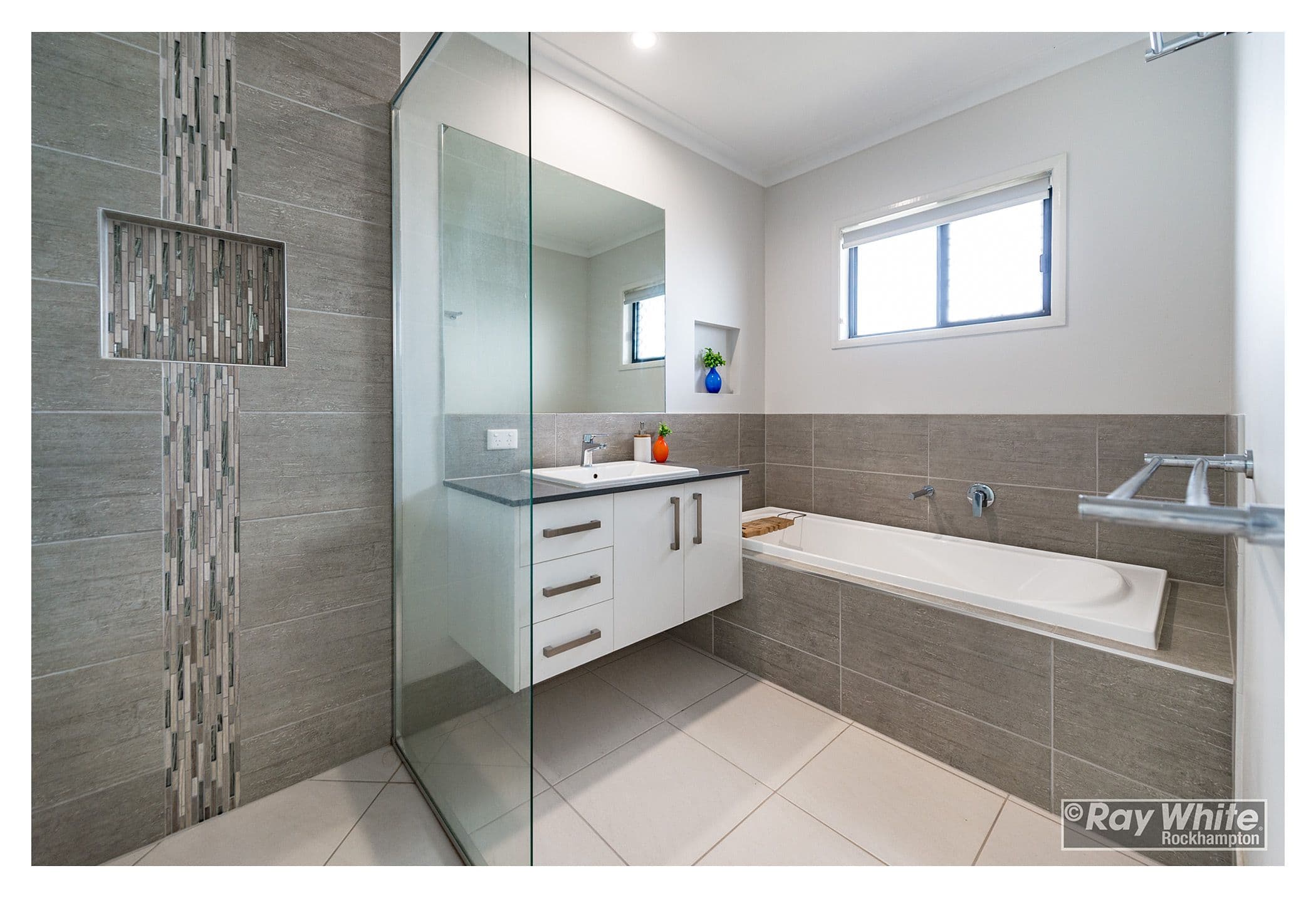 8 Edenbrook Drive, Parkhurst QLD 4702, Parkhurst - Thumbnail 3