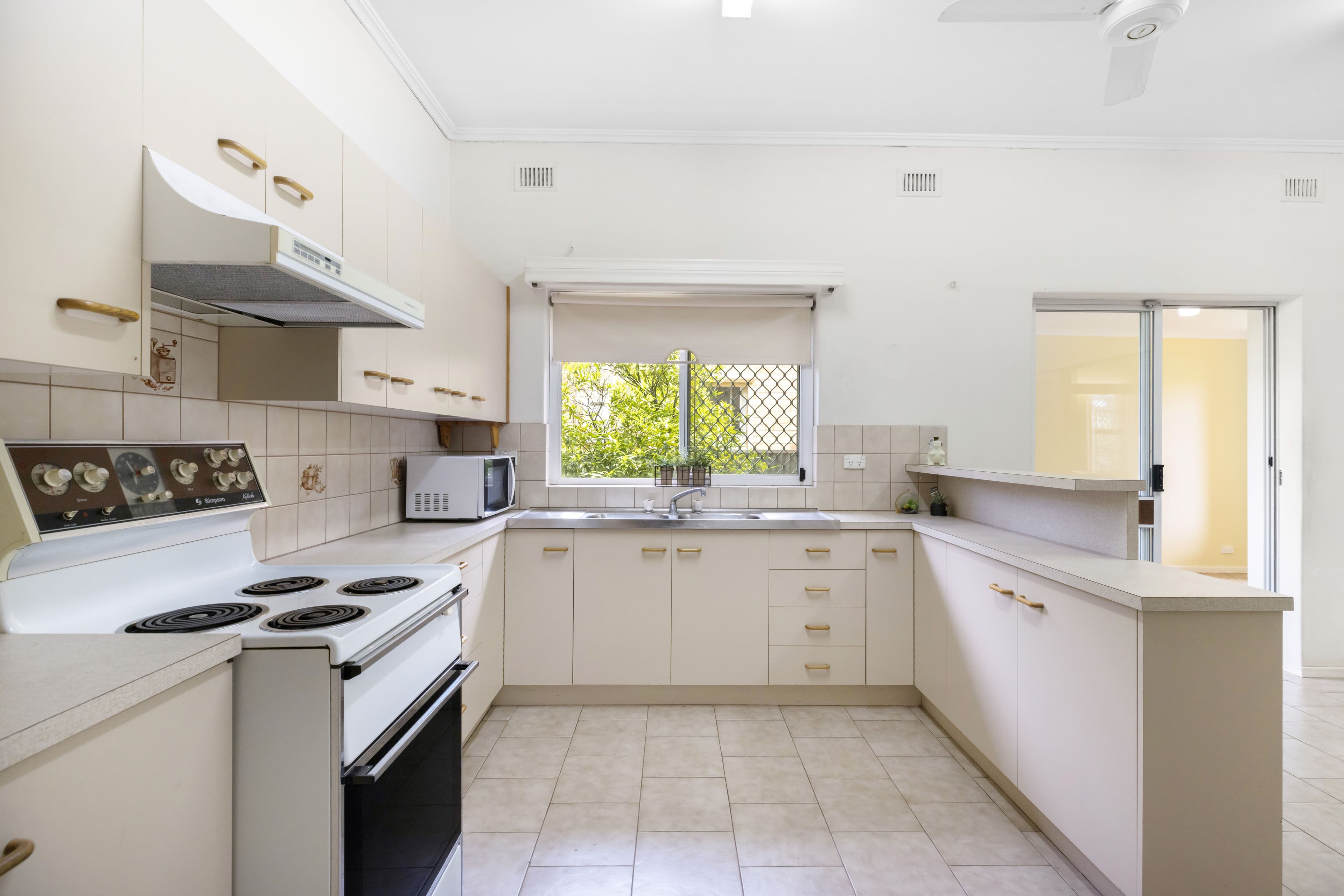 38 Sunshine Avenue, Warradale SA 5046, Warradale - Thumbnail 8