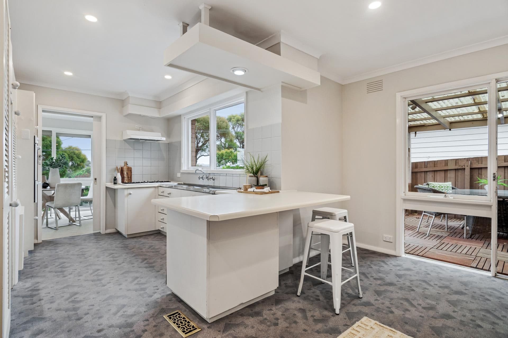 10 Burdekin Avenue, Bayswater North VIC 3153, Bayswater North - Thumbnail 2