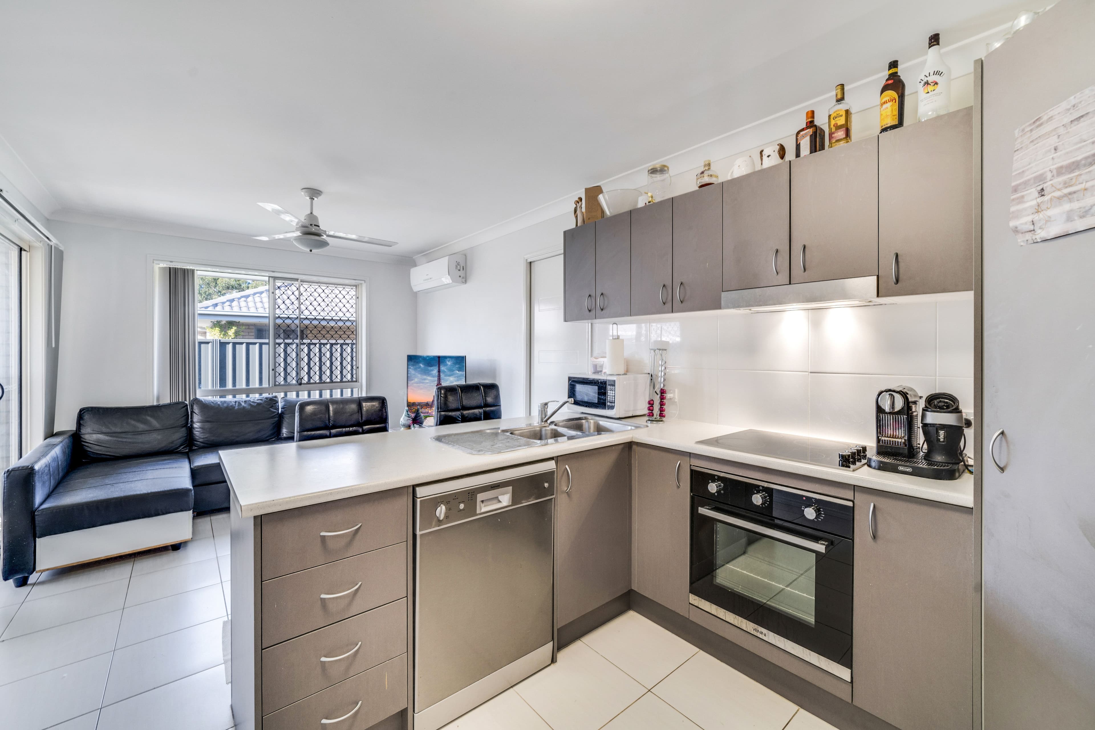2 Bruce Baker Crescent, Crestmead QLD 4132, Crestmead - Thumbnail 2