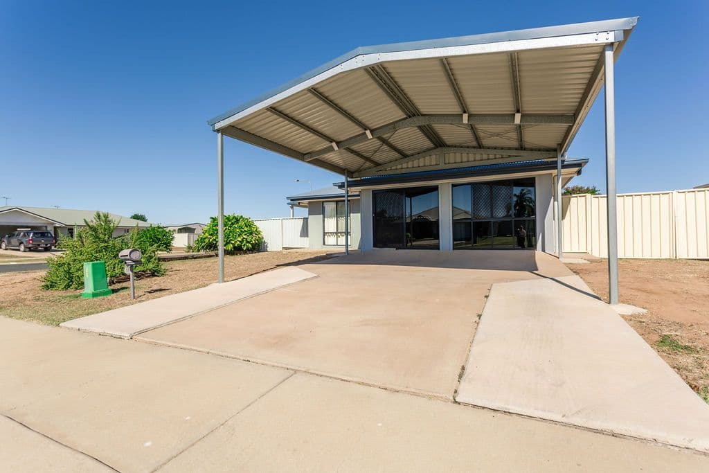57 Mayfair Drive, Emerald QLD 4720, Emerald - Thumbnail 2