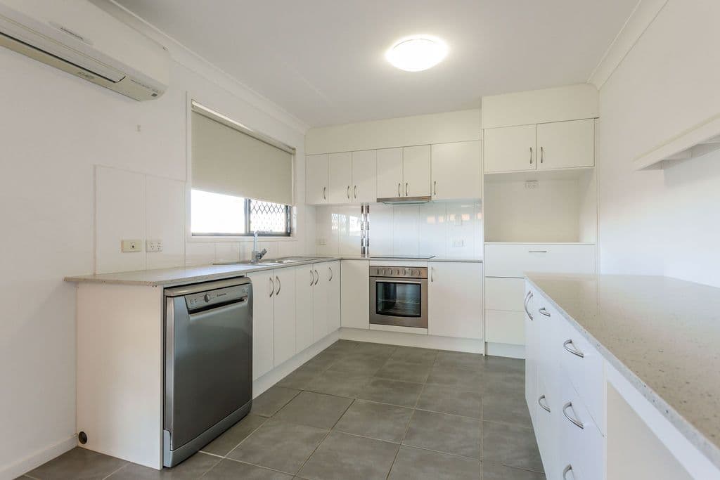57 Mayfair Drive, Emerald QLD 4720, Emerald - Thumbnail 3