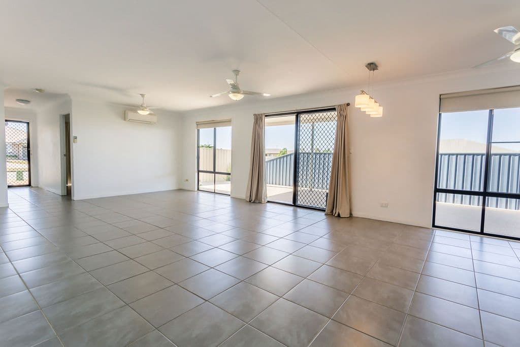 57 Mayfair Drive, Emerald QLD 4720, Emerald - Thumbnail 6