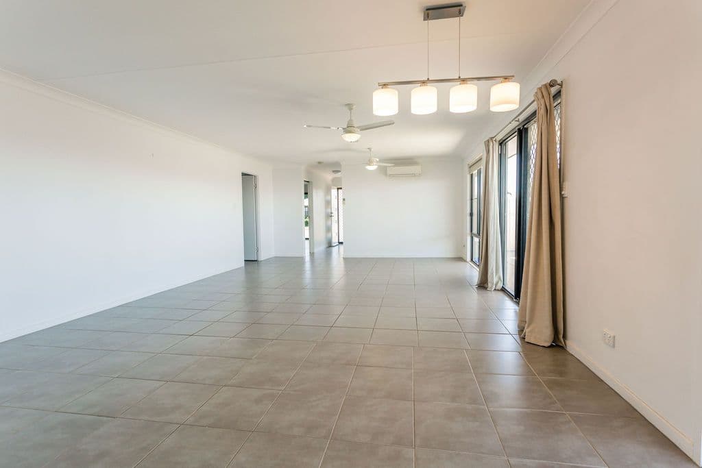 57 Mayfair Drive, Emerald QLD 4720, Emerald - Thumbnail 8