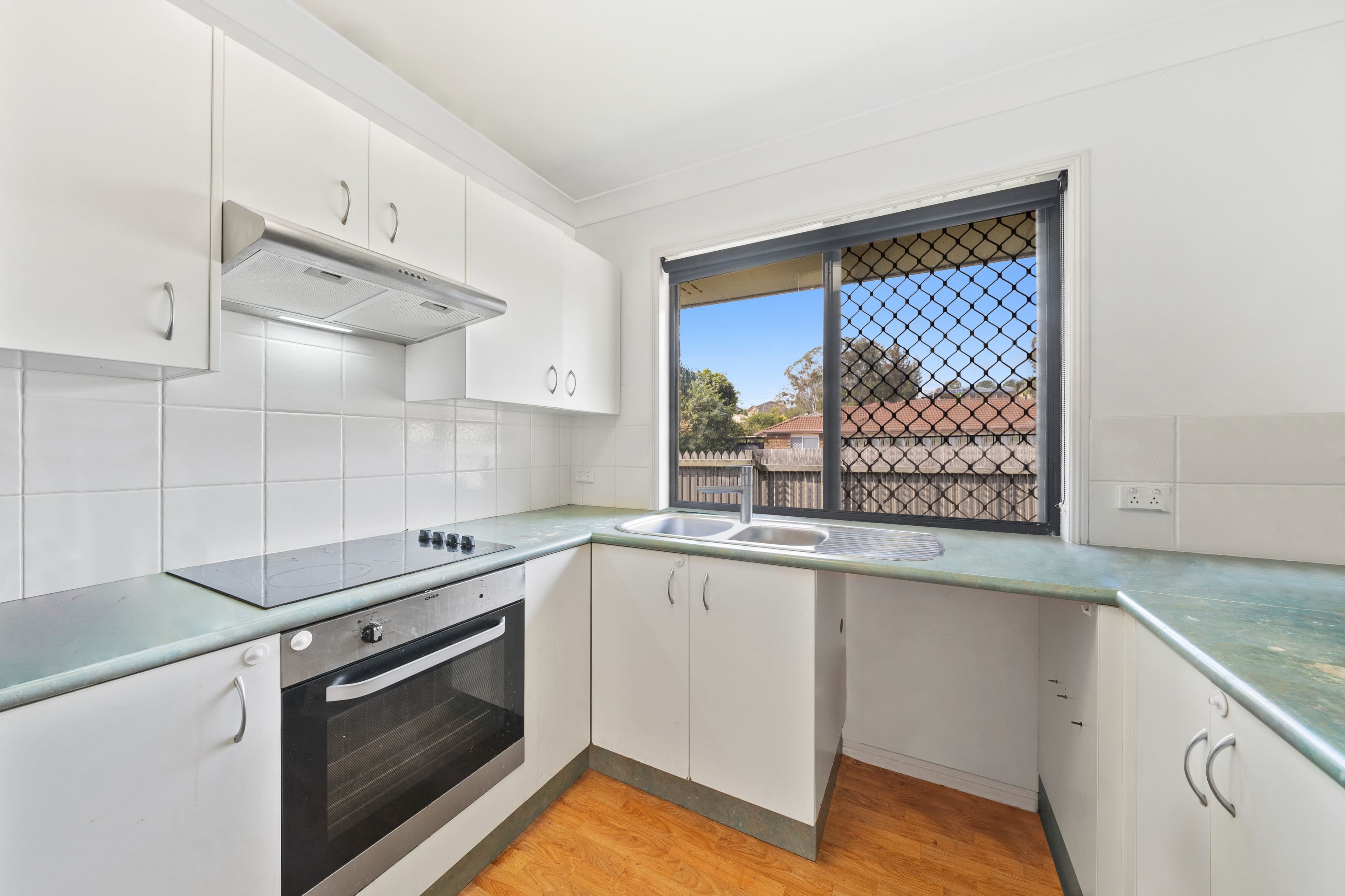 1 Kings Row, Edens Landing QLD 4207, Edens Landing - Thumbnail 3