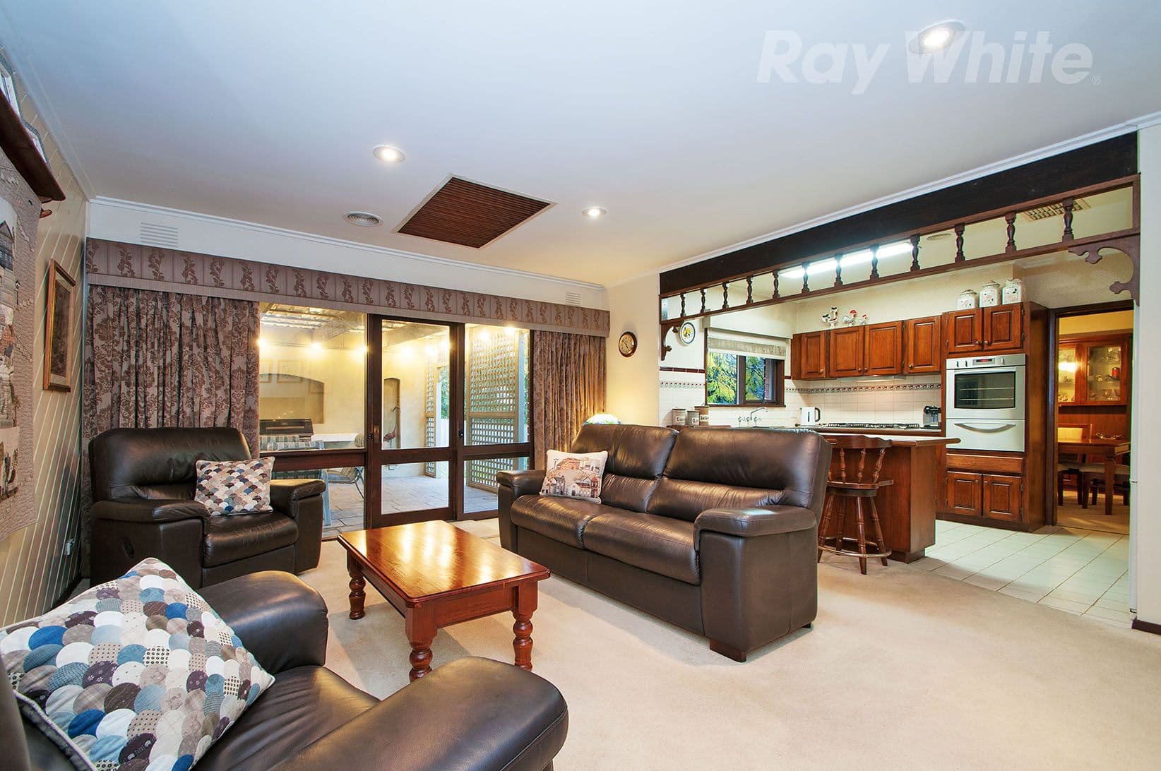 15 OAKTREE Road, Croydon North VIC 3136, Croydon North - Thumbnail 3