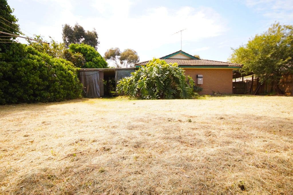 9 Cunningham Crescent, Pakenham VIC 3810, Pakenham - Thumbnail 2