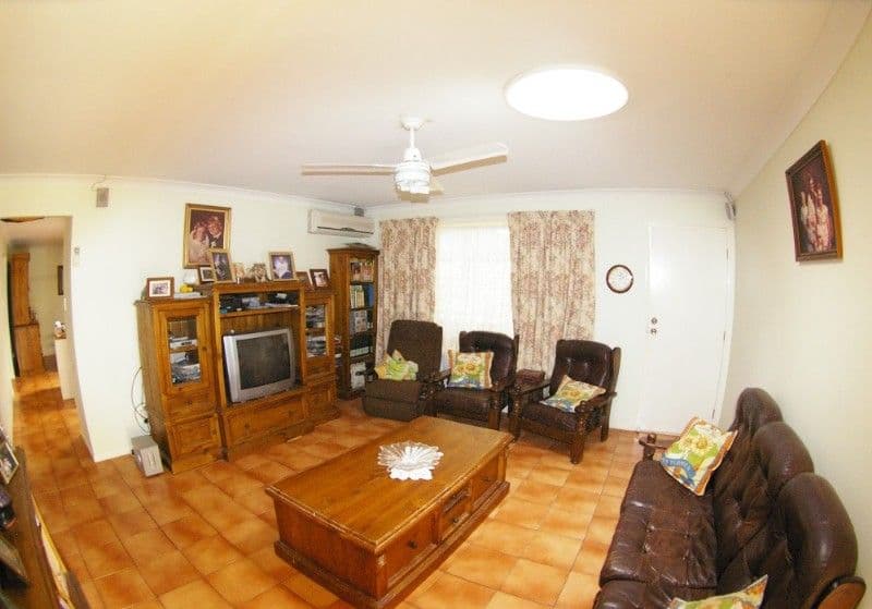 16 Jumbuck Street, DECEPTION BAY QLD 4508, Deception Bay - Thumbnail 4