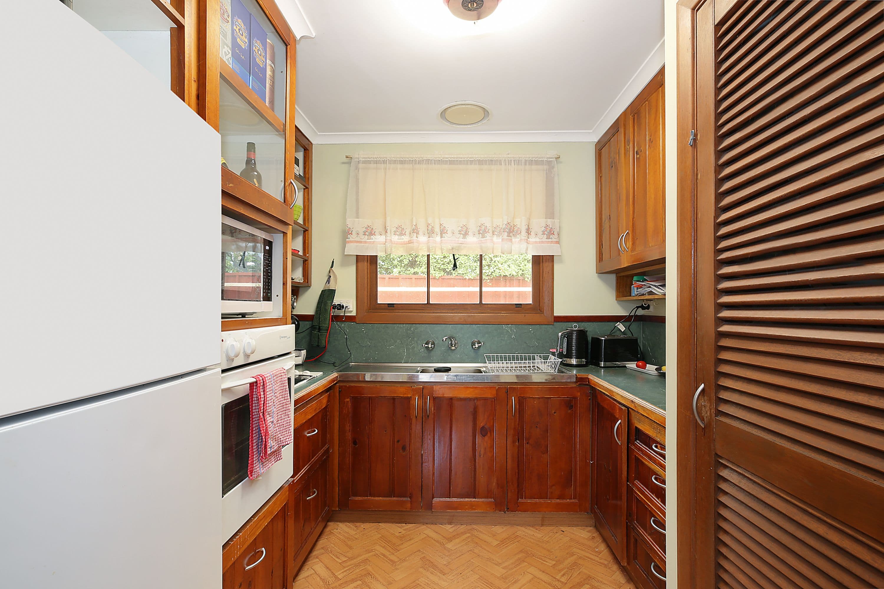 25-27 Gellibrand Street, Colac VIC 3250, Colac - Thumbnail 2