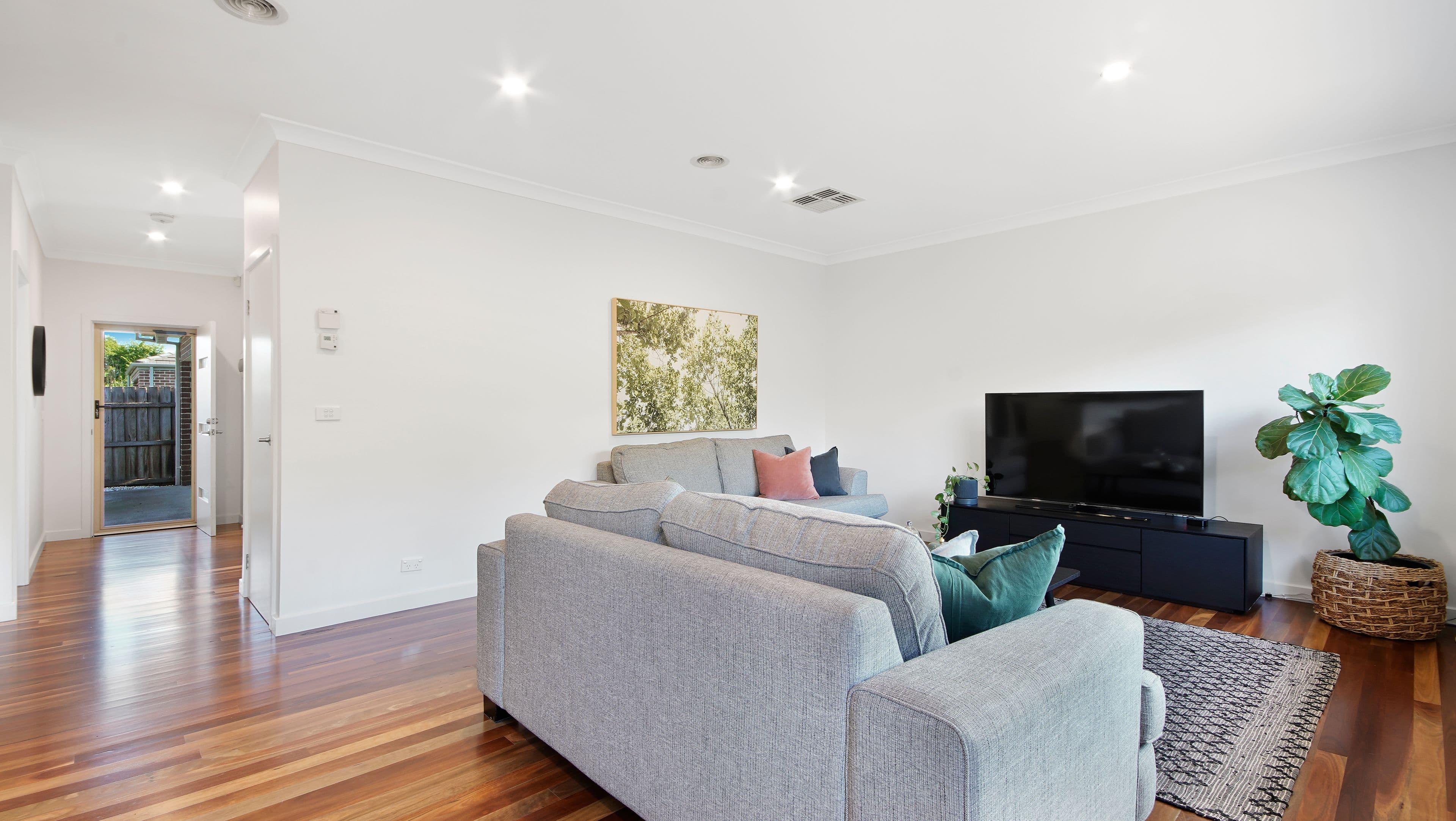 14 Pickett Street, Reservoir VIC 3073, Reservoir - Thumbnail 5
