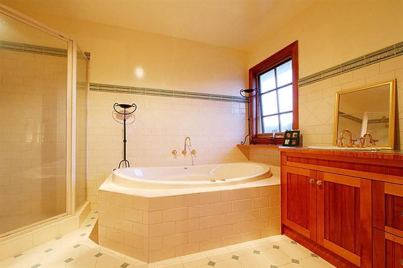 4 Thomson Park Drive, WHITTLESEA VIC 3757, Whittlesea - Thumbnail 4
