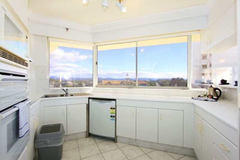 Unit 3a 'Burleigh Surf', BURLEIGH HEADS QLD 4220, Mermaid Beach - Thumbnail 5