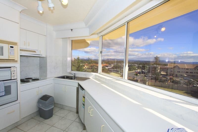 Unit 3a 'Burleigh Surf', BURLEIGH HEADS QLD 4220, Mermaid Beach - Thumbnail 6