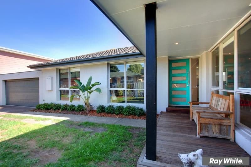 9 Van Ness Avenue, MORNINGTON VIC 3931, Mornington - Thumbnail 2