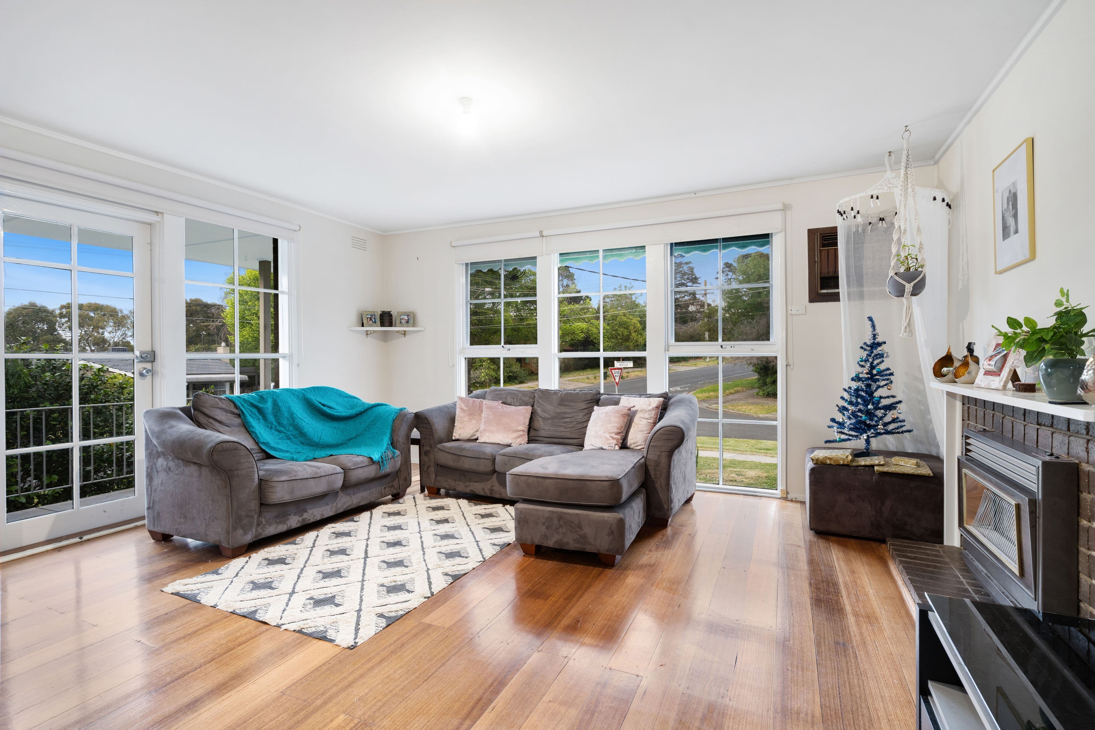 10 Van Diemens Crescent, Park Grove, Park Grove - Thumbnail 2