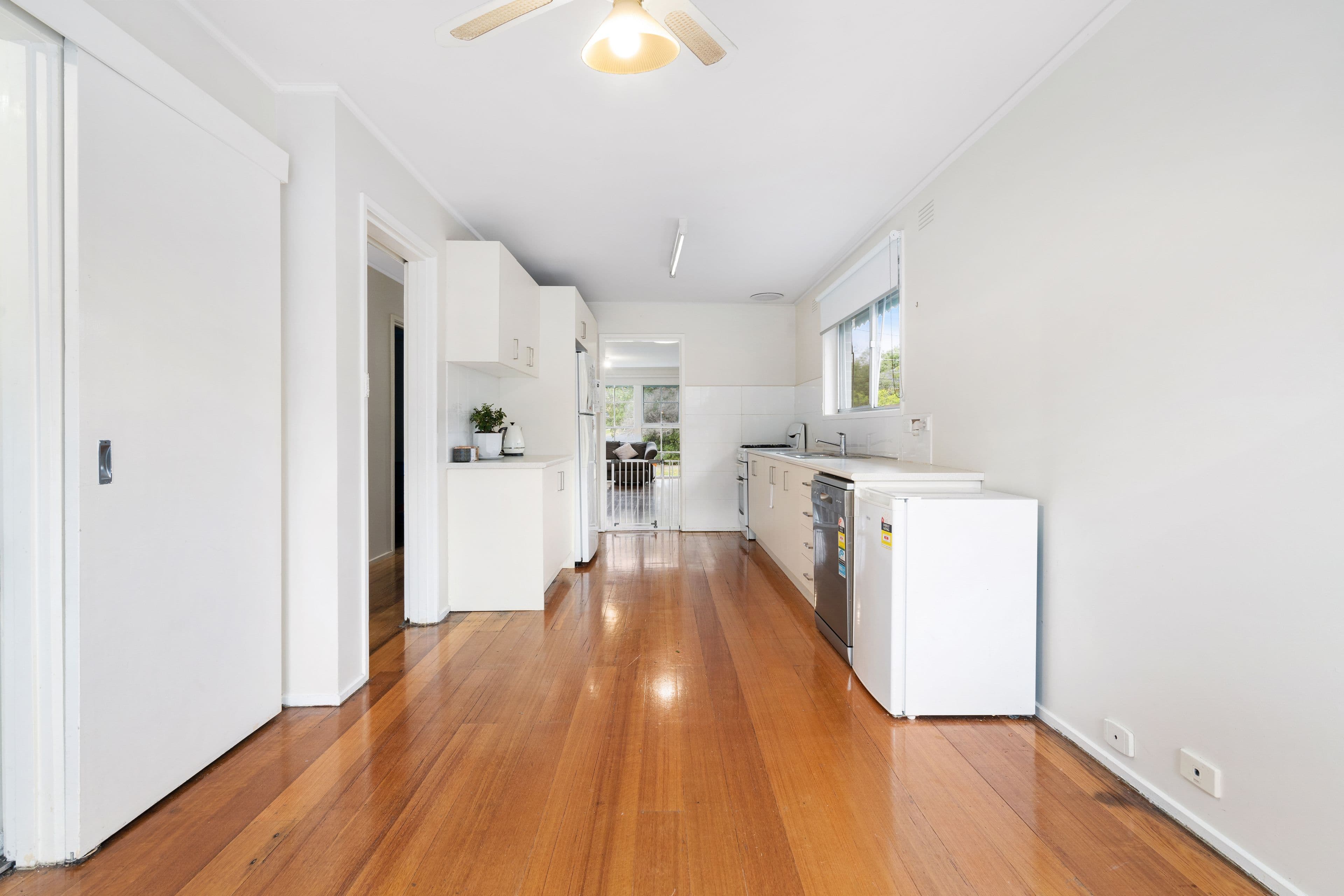 10 Van Diemens Crescent, Park Grove, Park Grove - Thumbnail 6