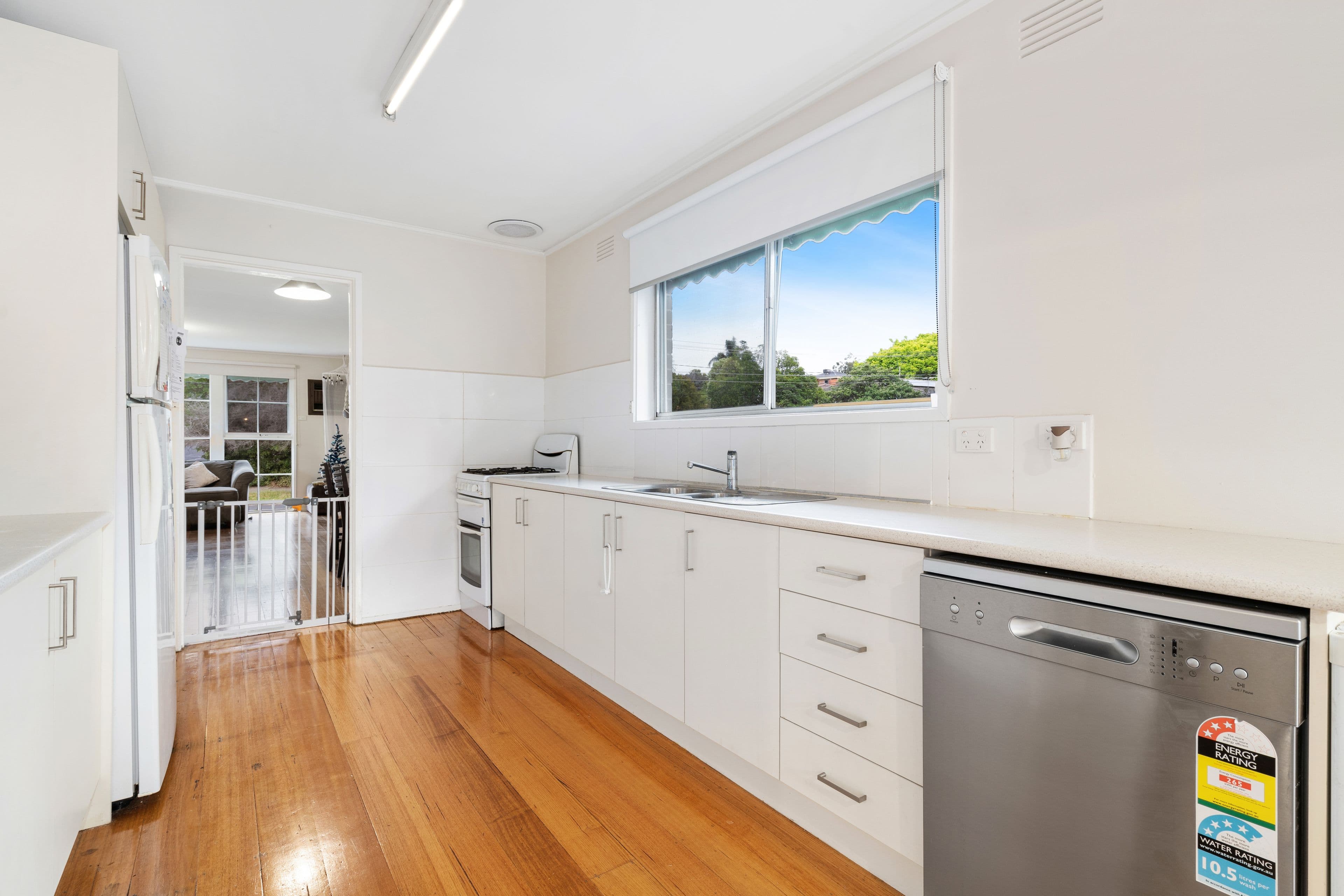 10 Van Diemens Crescent, Park Grove, Park Grove - Thumbnail 7