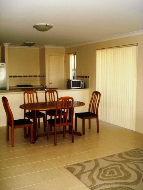 11 Bampton Road, ORELIA WA 6167, Orelia - Thumbnail 2