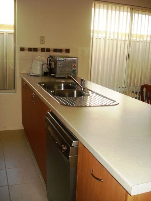 11 Bampton Road, ORELIA WA 6167, Orelia - Thumbnail 4