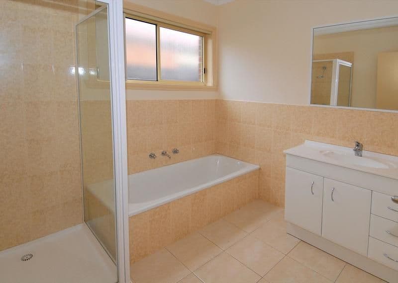 68a Charter Road West, SUNBURY VIC 3429, Sunbury - Thumbnail 3