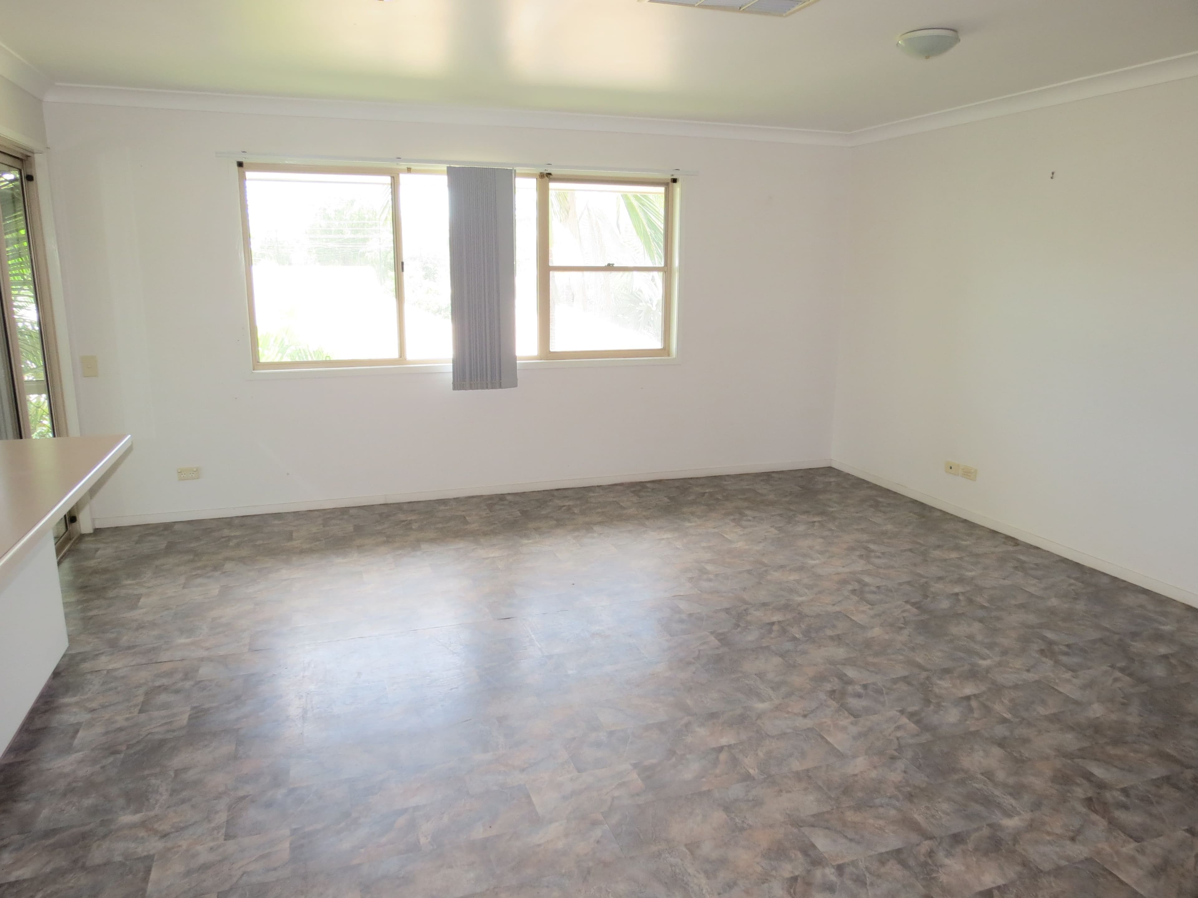 3 Chalmers Crescent, Emerald QLD 4720, Emerald - Thumbnail 4