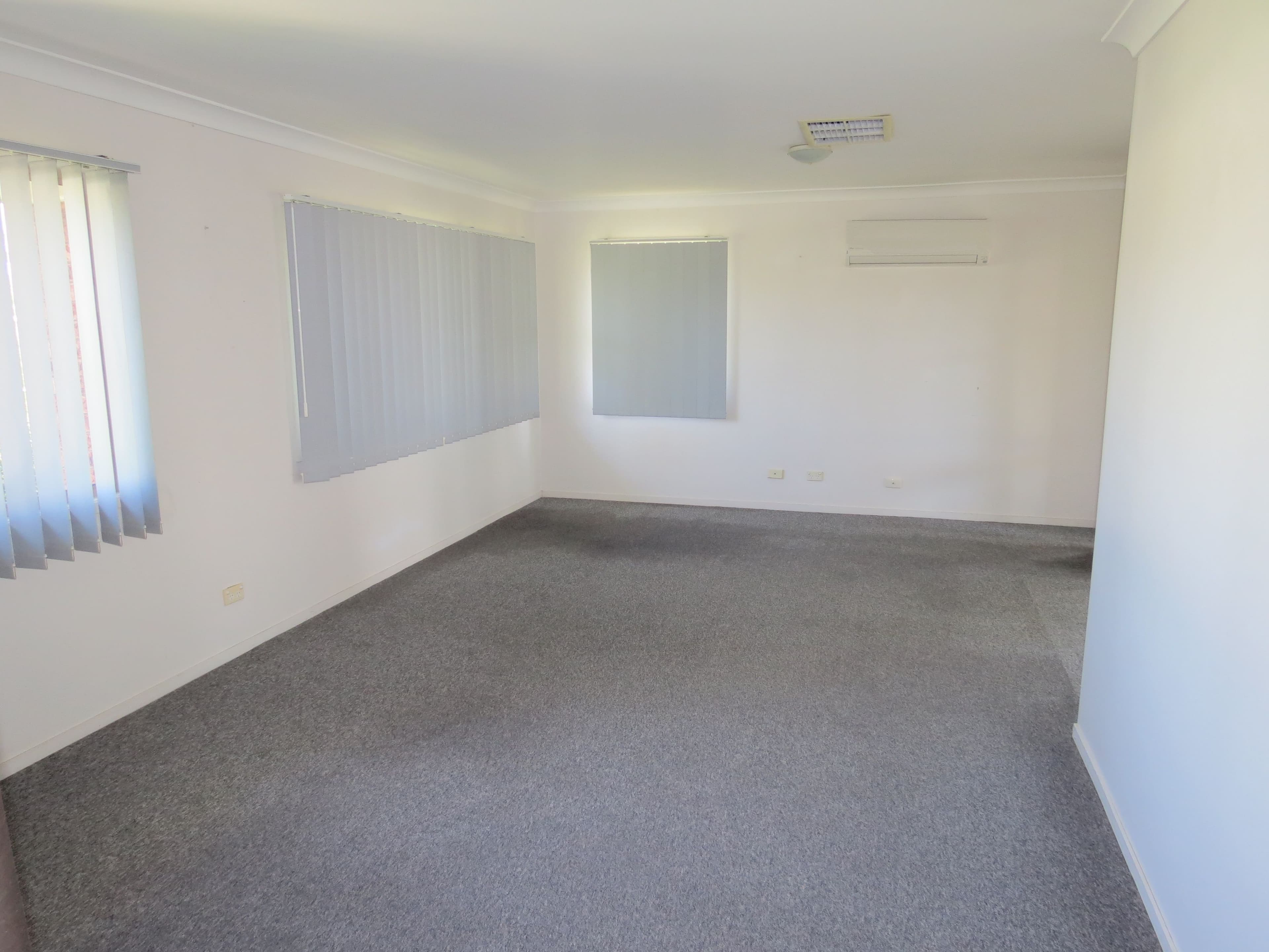 3 Chalmers Crescent, Emerald QLD 4720, Emerald - Thumbnail 6