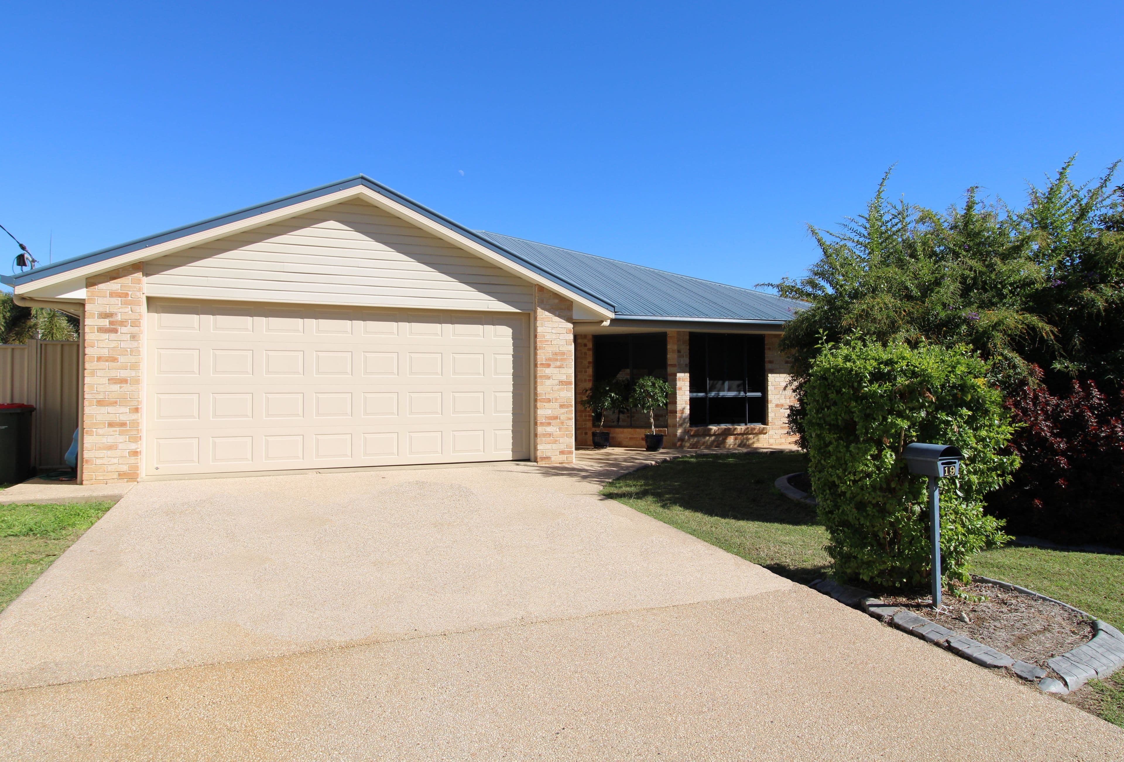 19 Roseanne Road, Emerald QLD 4720, Emerald - Image 1