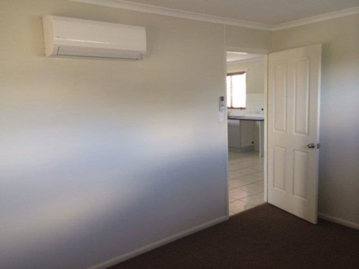 17 Burns Street, Capella QLD 4723, Capella - Thumbnail 4